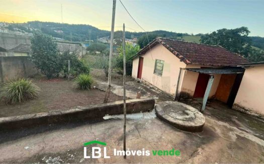 Casa urbana à venda