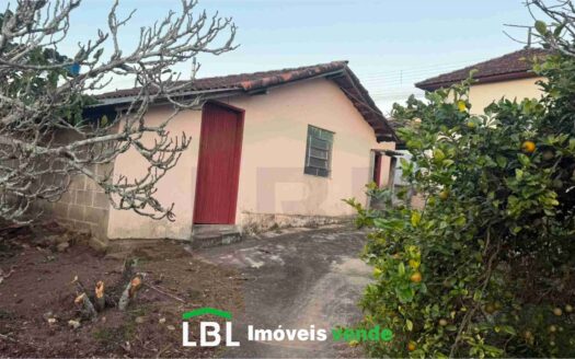 Casa urbana à venda