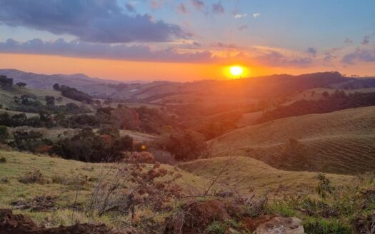20.000 m²com altitude, água e pôr do sol